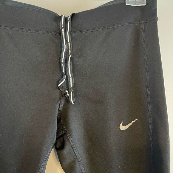 Nike Dri Fit Crop Leggings in Black | SZ S - Picture 3 of 6